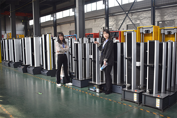 單臂微機(jī)控制電子拉力試驗(yàn)機(jī) 車間整體圖